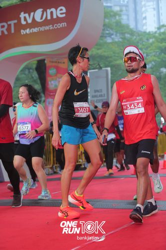Race photo from ONE RUN 10 K