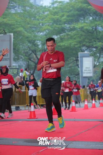 Race photo from ONE RUN 10 K