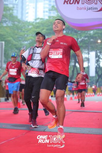 Race photo from ONE RUN 10 K