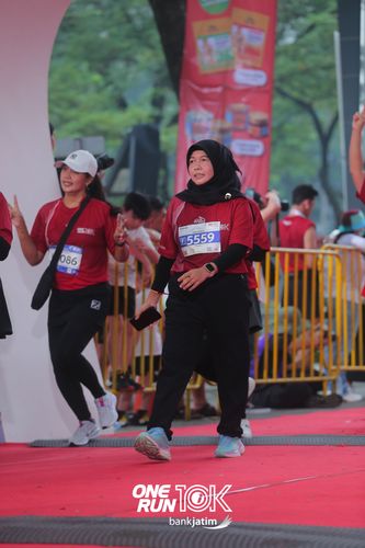 Race photo from ONE RUN 10 K
