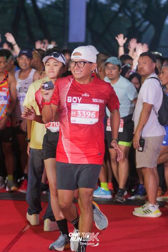 Race photo from ONE RUN 10 K
