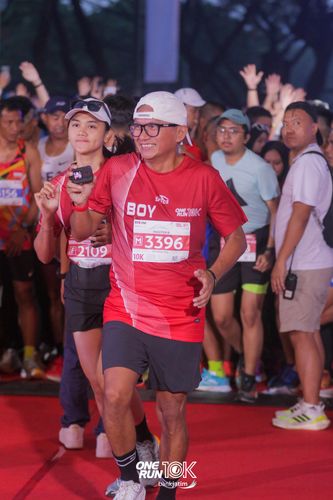Race photo from ONE RUN 10 K