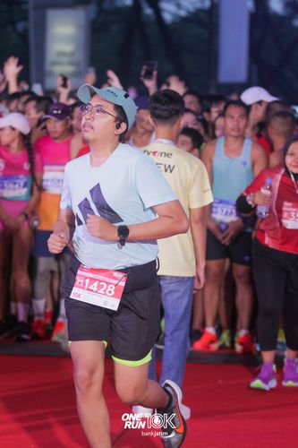 Race photo from ONE RUN 10 K
