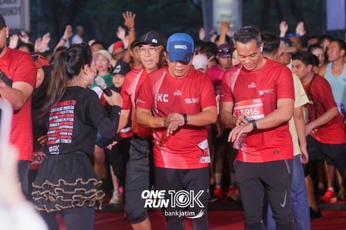 Race photo from ONE RUN 10 K