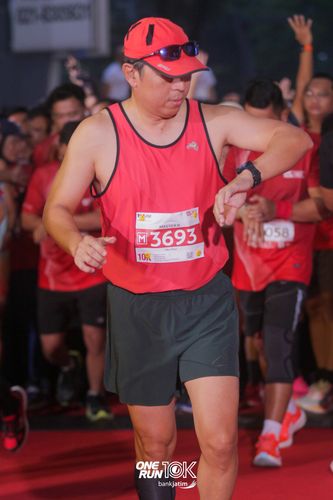 Race photo from ONE RUN 10 K