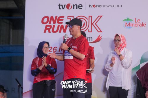 Race photo from ONE RUN 10 K
