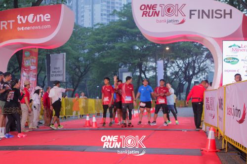 Race photo from ONE RUN 10 K