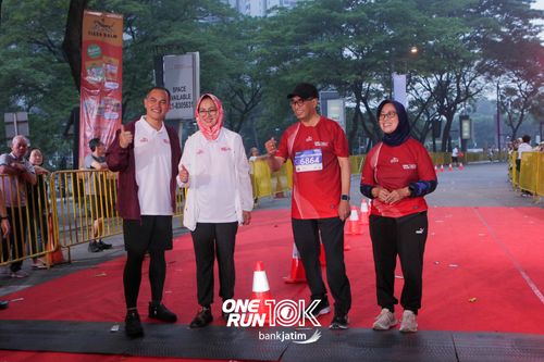 Race photo from ONE RUN 10 K