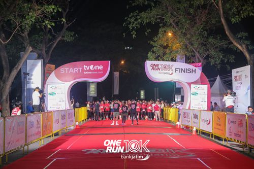 Race photo from ONE RUN 10 K