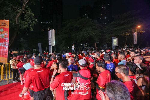 Race photo from ONE RUN 10 K
