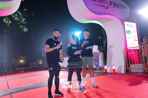 Race photo from ONE RUN 10 K