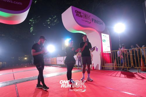 Race photo from ONE RUN 10 K