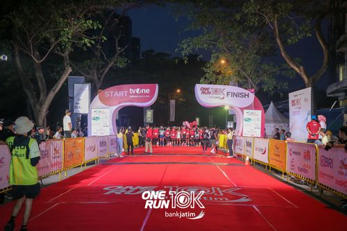Race photo from ONE RUN 10 K