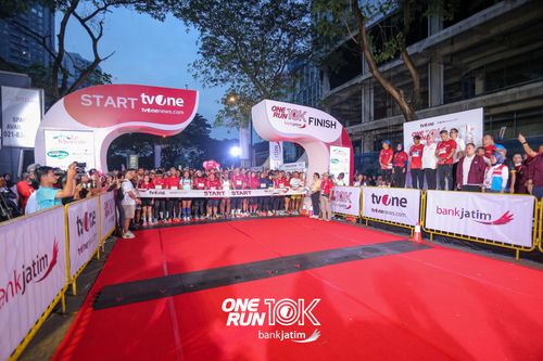 Race photo from ONE RUN 10 K