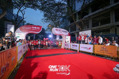 Race photo from ONE RUN 10 K