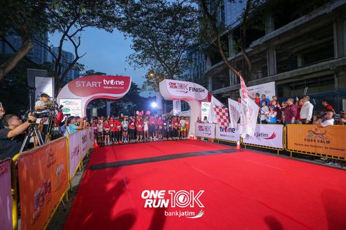 Race photo from ONE RUN 10 K