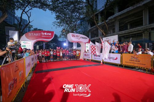 Race photo from ONE RUN 10 K