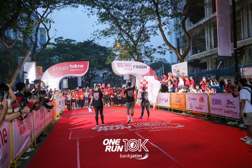 Race photo from ONE RUN 10 K