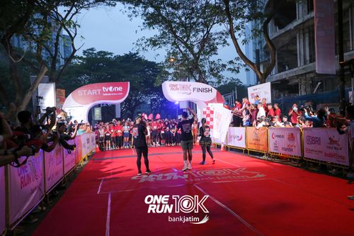 Race photo from ONE RUN 10 K
