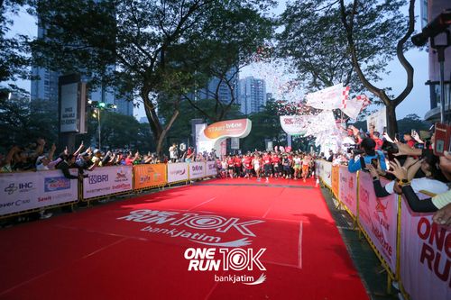 Race photo from ONE RUN 10 K