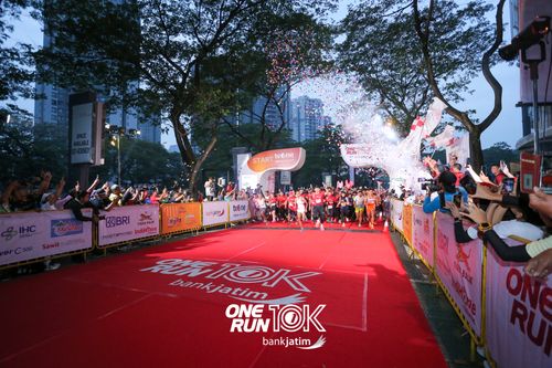 Race photo from ONE RUN 10 K