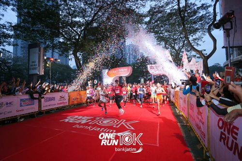 Race photo from ONE RUN 10 K