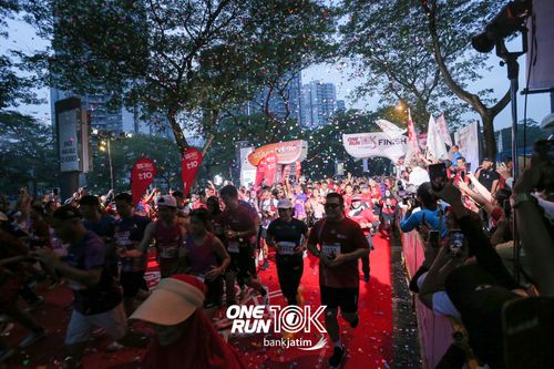 Race photo from ONE RUN 10 K