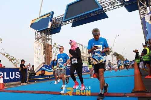 Race photo from ISOPlus Run 2024 Jakarta