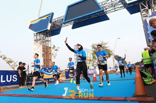 Race photo from ISOPlus Run 2024 Jakarta