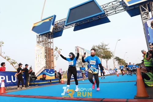 Race photo from ISOPlus Run 2024 Jakarta