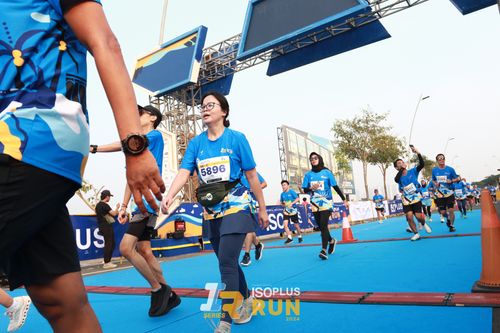 Race photo from ISOPlus Run 2024 Jakarta
