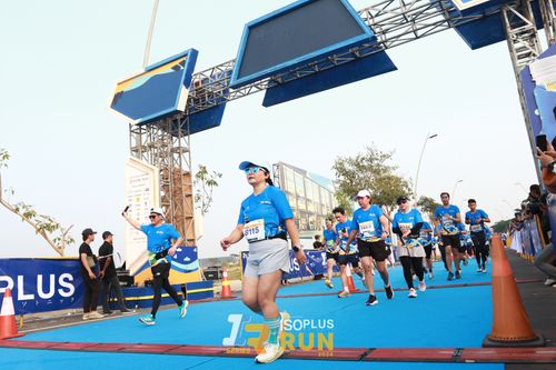 Race photo from ISOPlus Run 2024 Jakarta