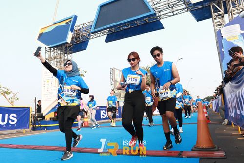 Race photo from ISOPlus Run 2024 Jakarta