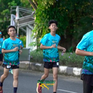 Race photo from VIBES AND STRENGTH CAMP ABR 2025