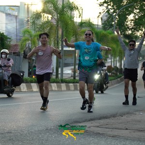 Race photo from VIBES AND STRENGTH CAMP ABR 2025