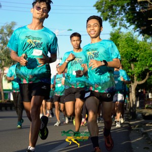 Race photo from VIBES AND STRENGTH CAMP ABR 2025