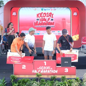 Race photo from KEDIRI HALF MARATHON 2026