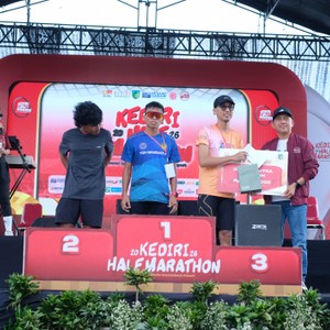 Race photo from KEDIRI HALF MARATHON 2026