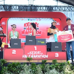 Race photo from KEDIRI HALF MARATHON 2026