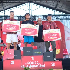 Race photo from KEDIRI HALF MARATHON 2026