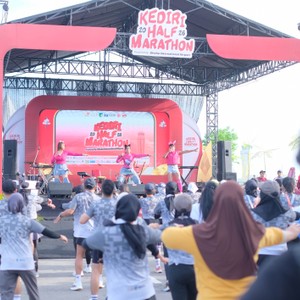 Race photo from KEDIRI HALF MARATHON 2026