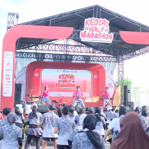 Race photo from KEDIRI HALF MARATHON 2026