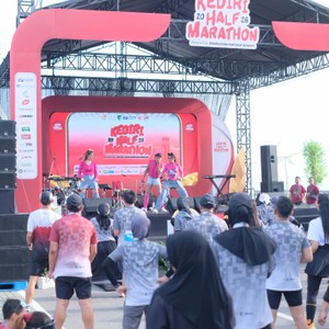 Race photo from KEDIRI HALF MARATHON 2026