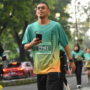 Race photo from BAUR RUN 2025