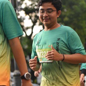 Race photo from BAUR RUN 2025