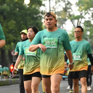 Race photo from BAUR RUN 2025