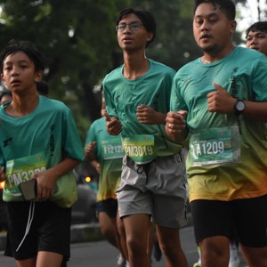 Race photo from BAUR RUN 2025