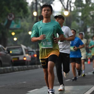Race photo from BAUR RUN 2025