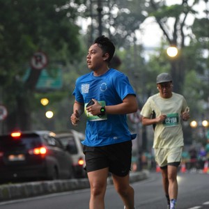 Race photo from BAUR RUN 2025