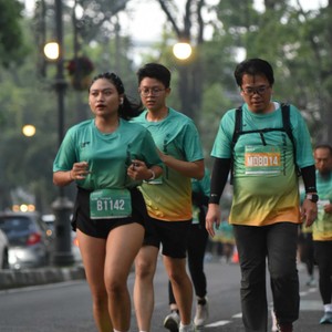 Race photo from BAUR RUN 2025